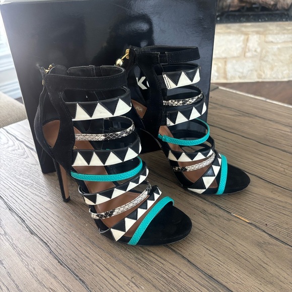 Farah Black and White Geometric Heels - Picture 1 of 4